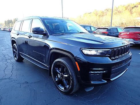 Used 2023 Jeep Grand Cherokee L Limited w/ Black Appearance Package image 7