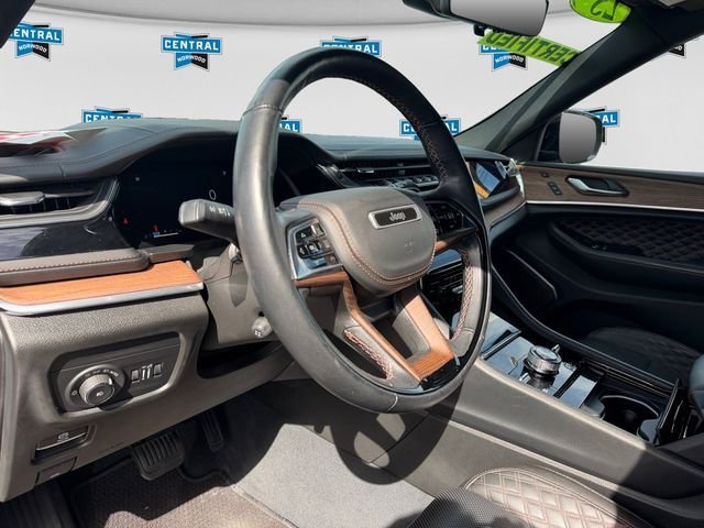 Used 2023 Jeep Grand Cherokee Summit w/ Adv Protech Group IV AWD/4WD image 18