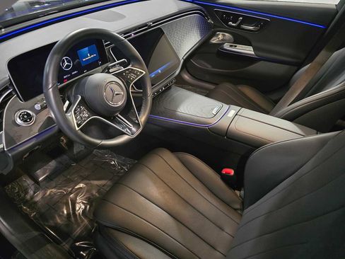 Used 2024 Mercedes-Benz E 350 4MATIC Sedan image 2