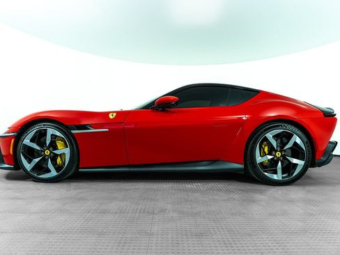 Certified 2025 Ferrari 12Cilindri RWD image 3