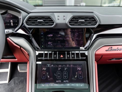 Used 2024 Lamborghini Urus S image 29