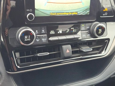 Used 2023 Toyota Highlander L image 30