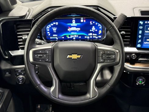 Used 2023 Chevrolet Silverado 1500 LT image 16