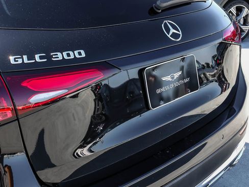 Used 2023 Mercedes-Benz GLC 300 image 7