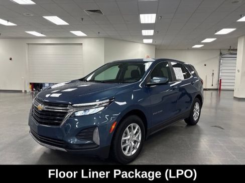 Used 2024 Chevrolet Equinox LT w/ LPO, Floor Liner Package FWD image 3