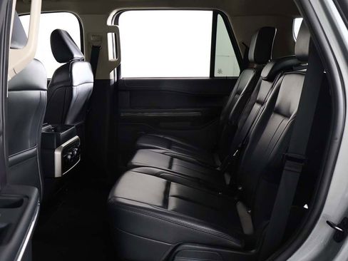 Used 2024 Ford Expedition XLT image 31