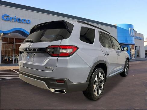 New 2026 Honda Pilot Touring image 5