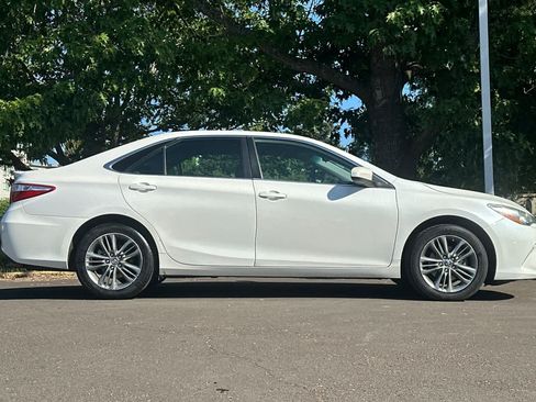 Used 2016 Toyota Camry SE FWD image 8