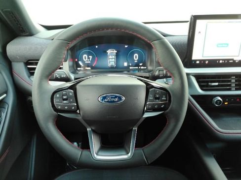 Used 2026 Ford Explorer ST-Line w/ ST-Line Street Pack AWD/4WD image 33