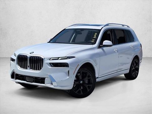 Used 2025 BMW X7 xDrive40i w/ Premium Package AWD/4WD image 1