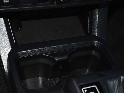 Used 2019 Toyota Tacoma TRD Sport image 19