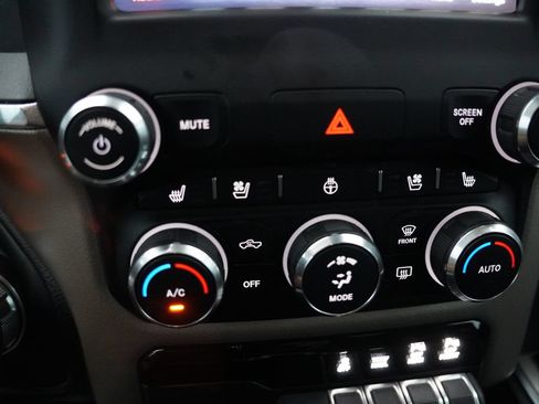 Used 2021 RAM 1500 Laramie AWD/4WD image 6