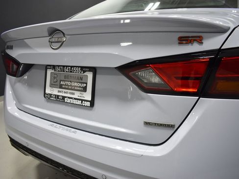 Used 2024 Nissan Altima 2.0 SR image 11