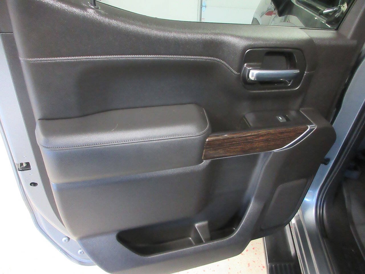 Used 2020 GMC Sierra 1500 Elevation w/ Elevation Value Package AWD/4WD image 24