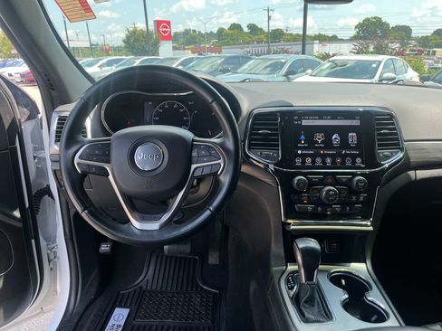 Used 2022 Jeep Grand Cherokee Laredo X RWD image 22