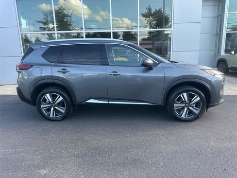 Used 2021 Nissan Rogue SL AWD/4WD image 2