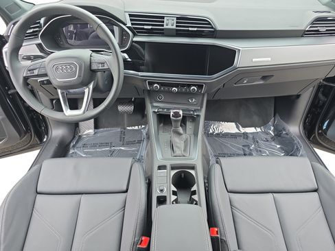 New 2025 Audi Q3 2.0T Premium image 9