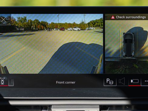 Used 2024 Audi SQ5 Prestige w/ Prestige Package image 15