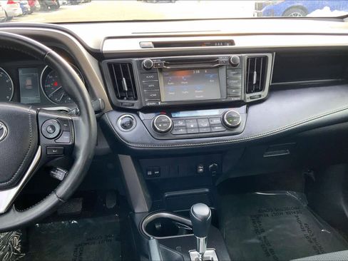 Used 2018 Toyota RAV4 XLE image 7