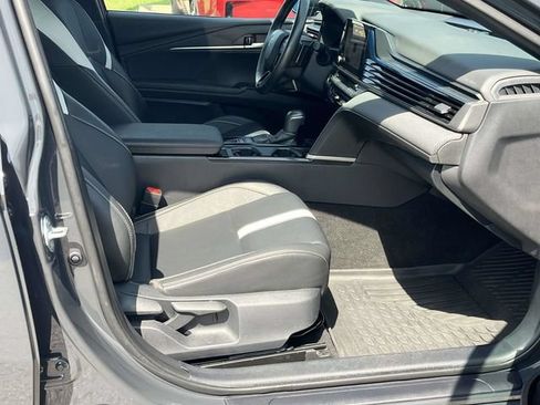 Used 2025 Toyota Camry SE FWD image 23