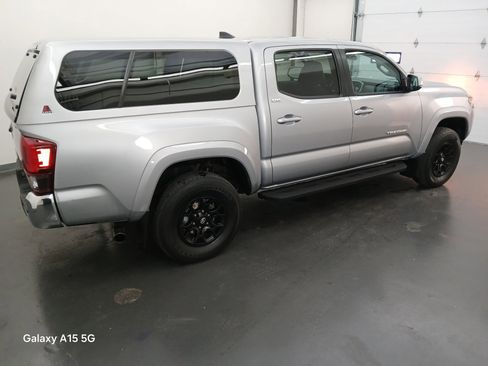 Used 2019 Toyota Tacoma SR5 image 9