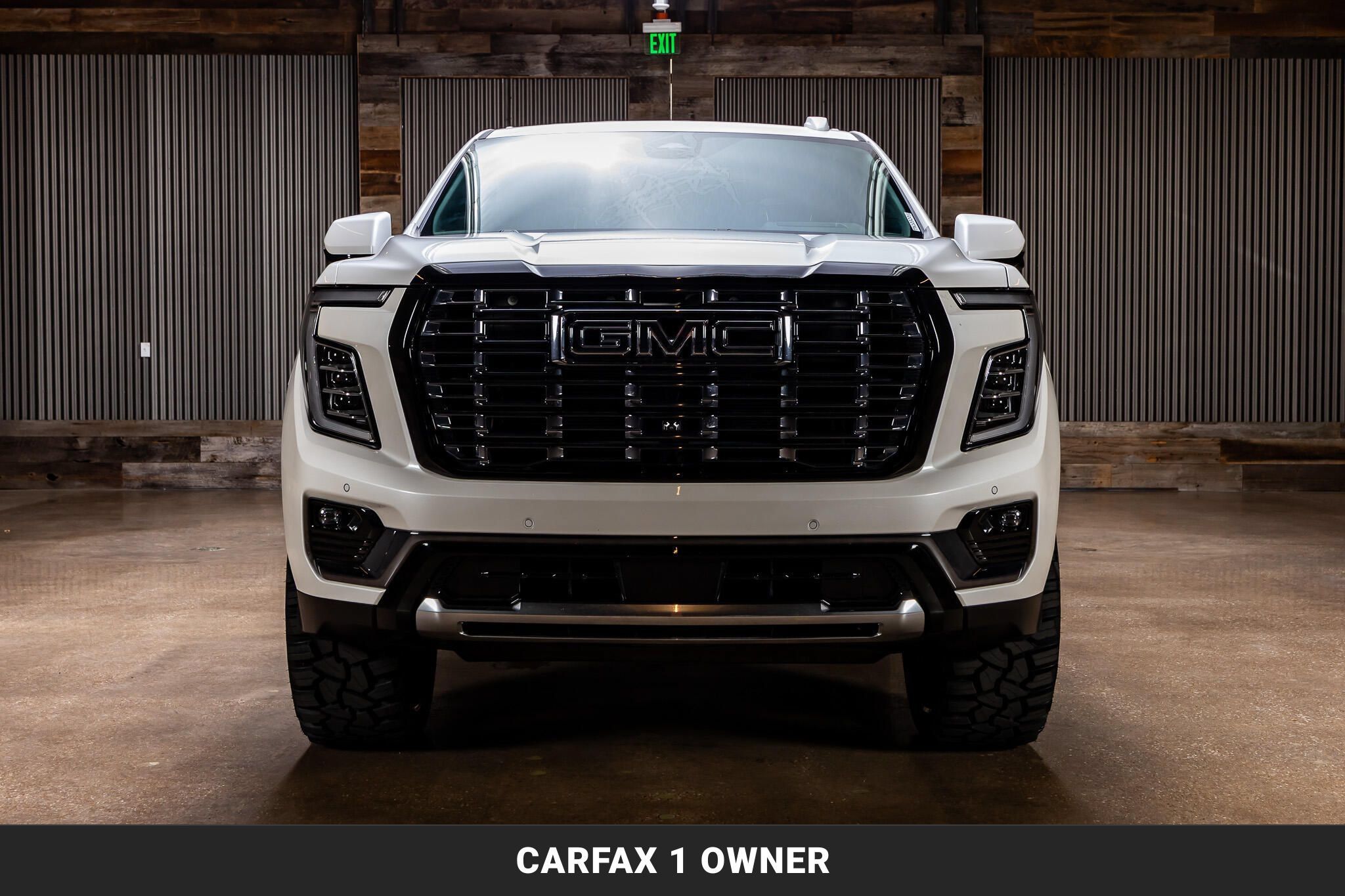 Used 2025 GMC Yukon Denali Ultimate w/ LPO, Floor Liner Package AWD/4WD image 4
