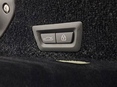 Used 2011 Rolls-Royce Ghost image 43