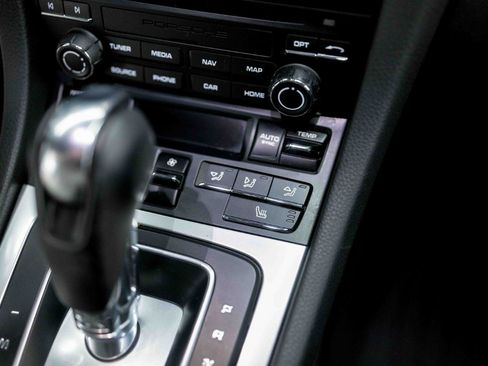 Used 2018 Porsche 718 Cayman RWD image 53