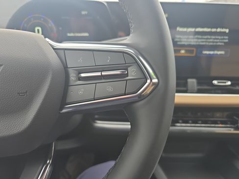 New 2026 Chevrolet Equinox ACTIV w/ LPO, Floor Liner Package image 21