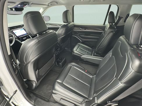 Used 2021 Jeep Grand Cherokee L Limited AWD/4WD image 9