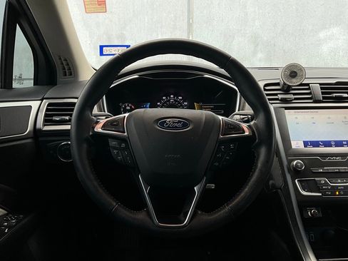 Used 2019 Ford Fusion SE w/ Equipment Group 151A image 32