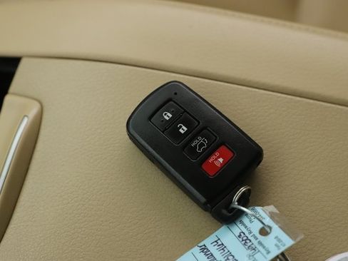 Used 2016 Toyota Highlander XLE image 20