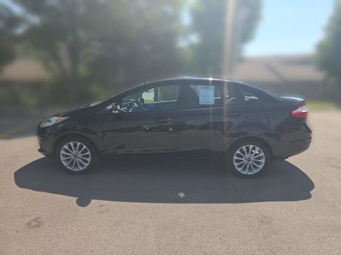 Used 2014 Ford Fiesta SE w/ Equipment Group 201A FWD image 2