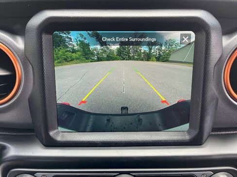 Used 2020 Jeep Gladiator Mojave AWD/4WD image 16