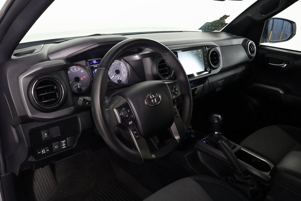 Used 2022 Toyota Tacoma TRD Off-Road w/ Technology Package AWD/4WD image 7