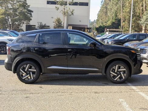 New 2026 Nissan Kicks SV image 4