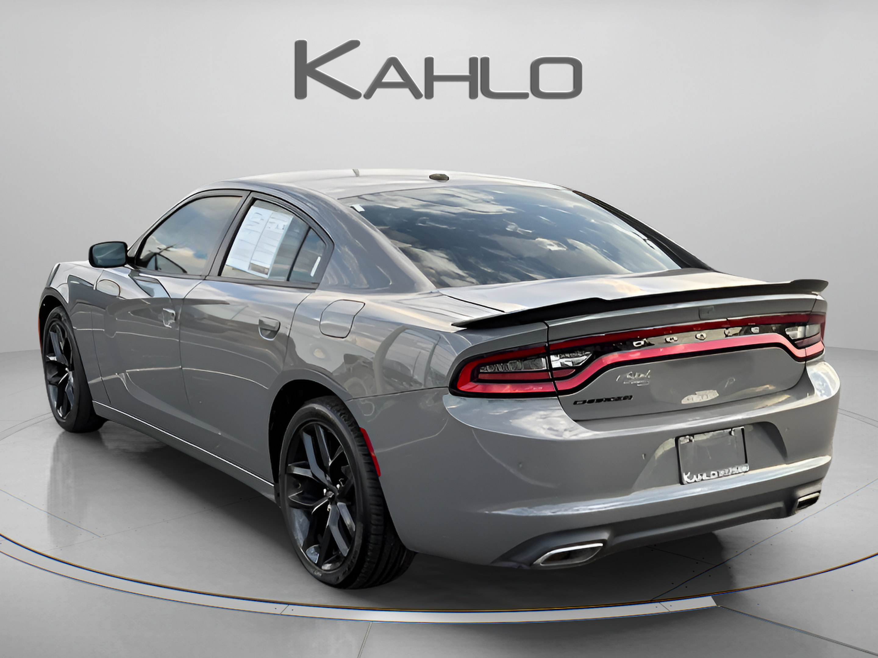 Used 2019 Dodge Charger SXT w/ Blacktop Package RWD image 2