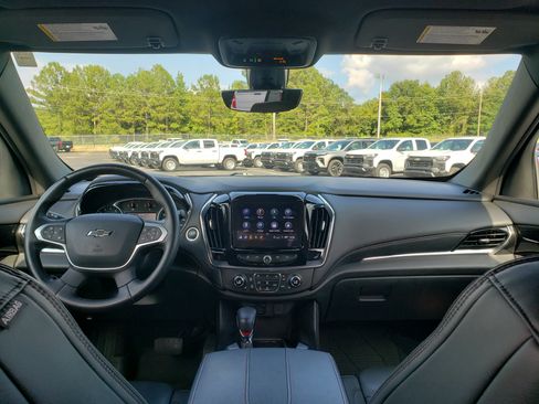 Used 2023 Chevrolet Traverse RS w/ LPO, Floor Liner Package FWD image 38