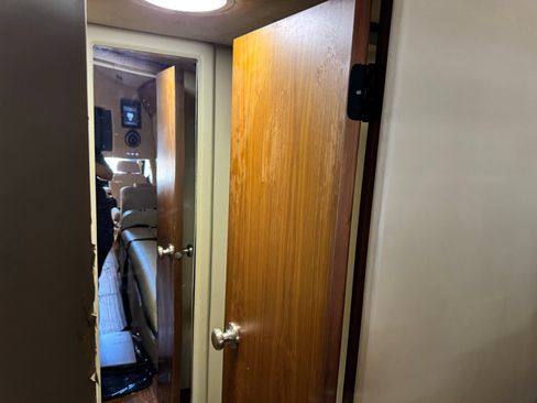 Used 2013 Mercedes-Benz Sprinter 2500 image 18