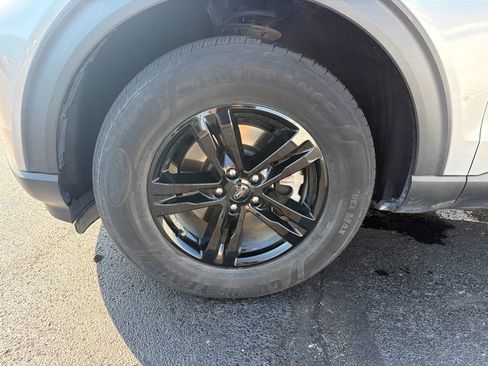 Used 2022 Ford Explorer XLT w/ Class IV Trailer Tow Package AWD/4WD image 10