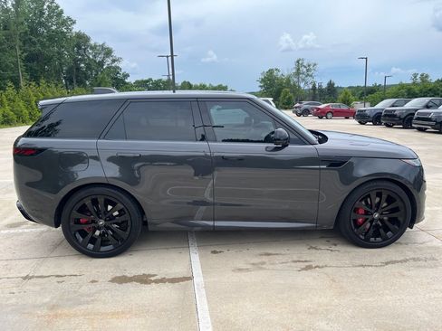 Used 2025 Land Rover Range Rover Sport Dynamic SE AWD/4WD image 6