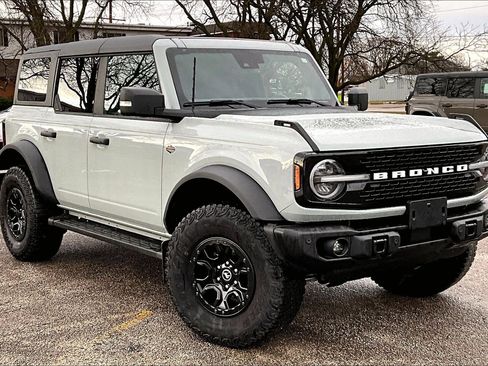 Used 2023 Ford Bronco Wildtrak image 35