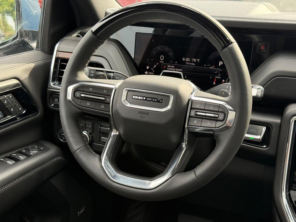 New 2026 GMC Yukon Denali w/ Denali Reserve Package AWD/4WD image 9