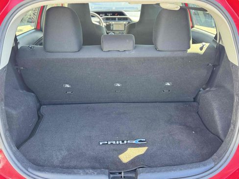 Used 2016 Toyota Prius C One image 8