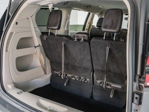 Used 2022 Chrysler Pacifica Touring-L image 43