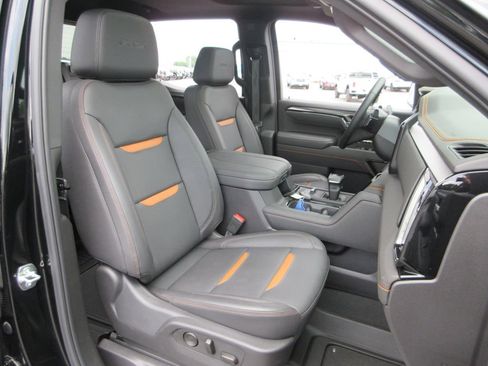 Certified 2025 GMC Sierra 1500 AT4 w/ AT4 Premium Package AWD/4WD image 23
