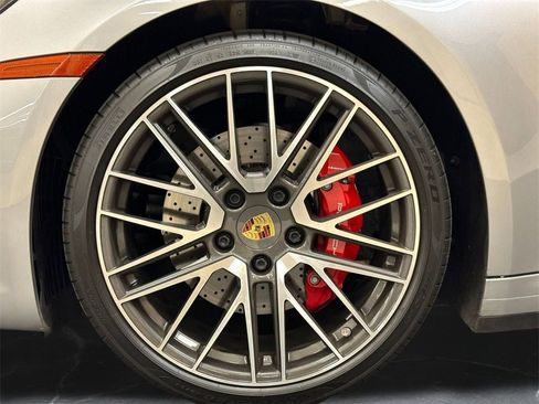 Used 2022 Porsche 911 Targa 4S image 32