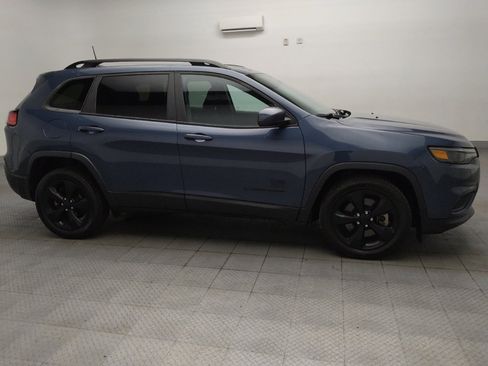 Used 2021 Jeep Cherokee Latitude FWD image 11