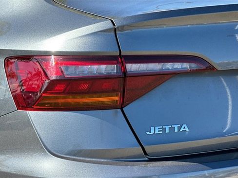 Used 2019 Volkswagen Jetta SE image 28