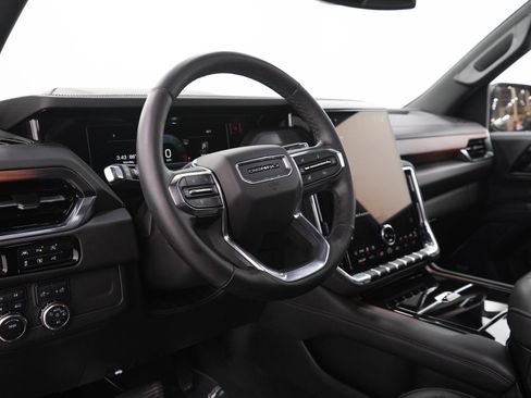 Used 2025 GMC Yukon Denali w/ Sun & Power Step Package AWD/4WD image 26